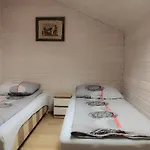 Homes For 6 People, * 米兹多洛杰