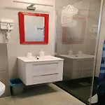 Homes For 6 People,